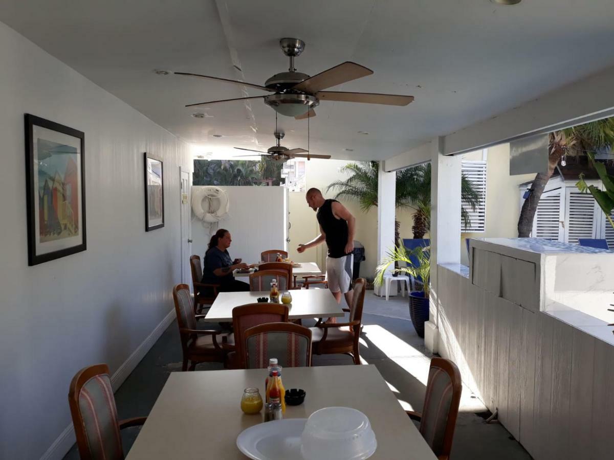 Sandelwood Studios' 2* Nassau