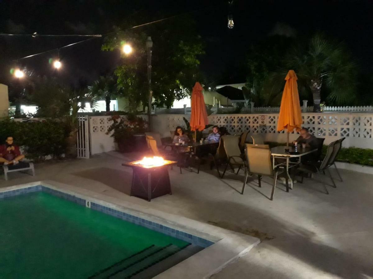 Sandelwood Studios' Aparthotel